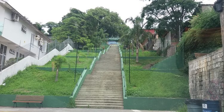 Escadaria 14 de Outubro