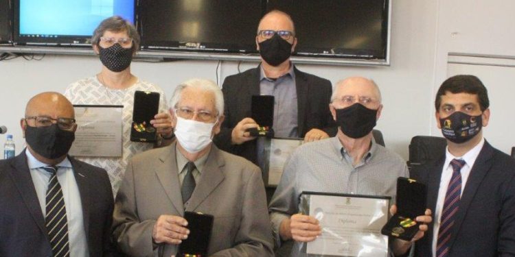 Município entrega medalha ao Mérito Freguesia das Pedras Brancas