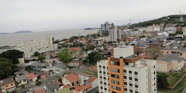 Aprovada lei que reduz alíquotas do IPTU para 2022