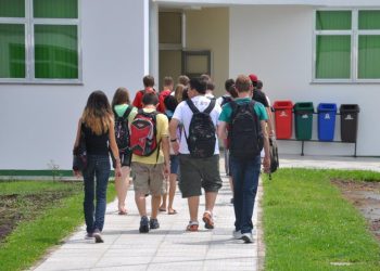 Ano letivo de 2022 começa nesta segunda, 21, com aulas presenciais