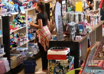 Dicas para economizar no material escolar