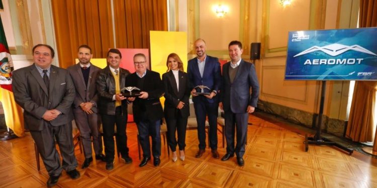 Governo do RS assina protocolo de intenções para viabilizar montagem de aviões em Guaíba