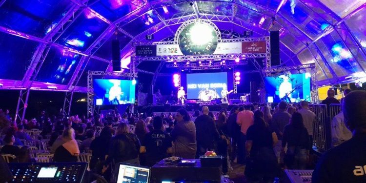 Olifeira é sucesso de público e vendas