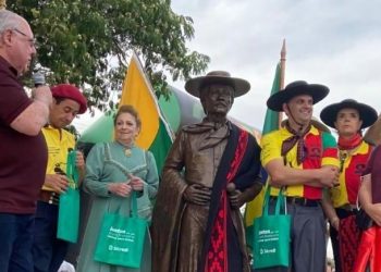 Inaugurada Estátua de José Claudio Machado em Guaíba