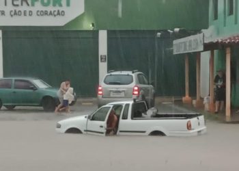 Chuvarada deixa Guaíba debaixo d’água