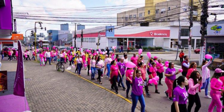 Caminhada abre o Outubro Rosa