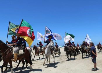 Cavalgada do Mar começa em Torres