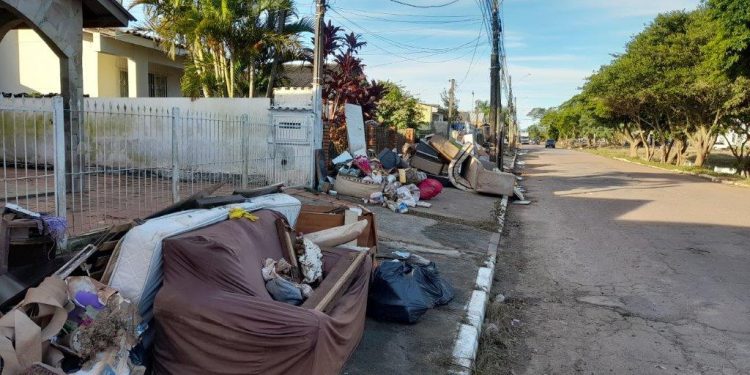 Governo Federal rejeita 10,8 mil pedidos de Auxílio Reconstrução