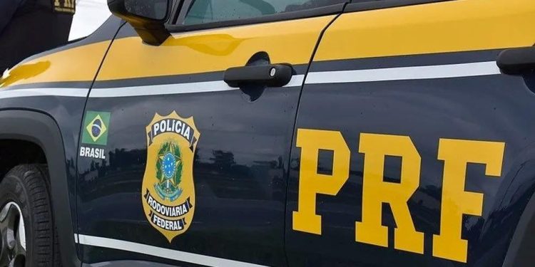 Bebê nasce dentro de viatura da PRF em Eldorado do Sul