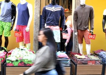 Lojistas reforçam estoques para a Black Friday