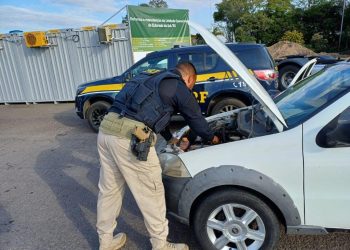 PRF prende dois homens com carro clonado em Eldorado do Sul
