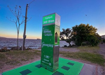 Relógio com Contagem Regressiva Para os 100 Anos do Município