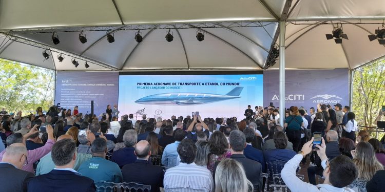 Aeromot lança pedra fundamental da fábrica de aeronaves em Guaíba