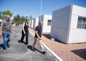 Moradias temporárias para afetados pela enchente em Eldorado do Sul