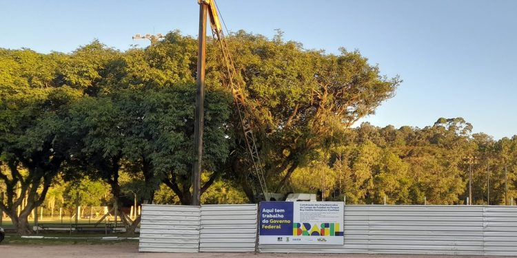 Começa a construção de arquibancada no Campo do Coelhão em Guaíba